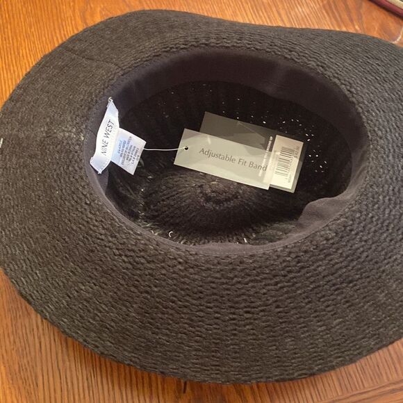 NWT Nine West black hat with adjustable fit band - Picture 5 of 8